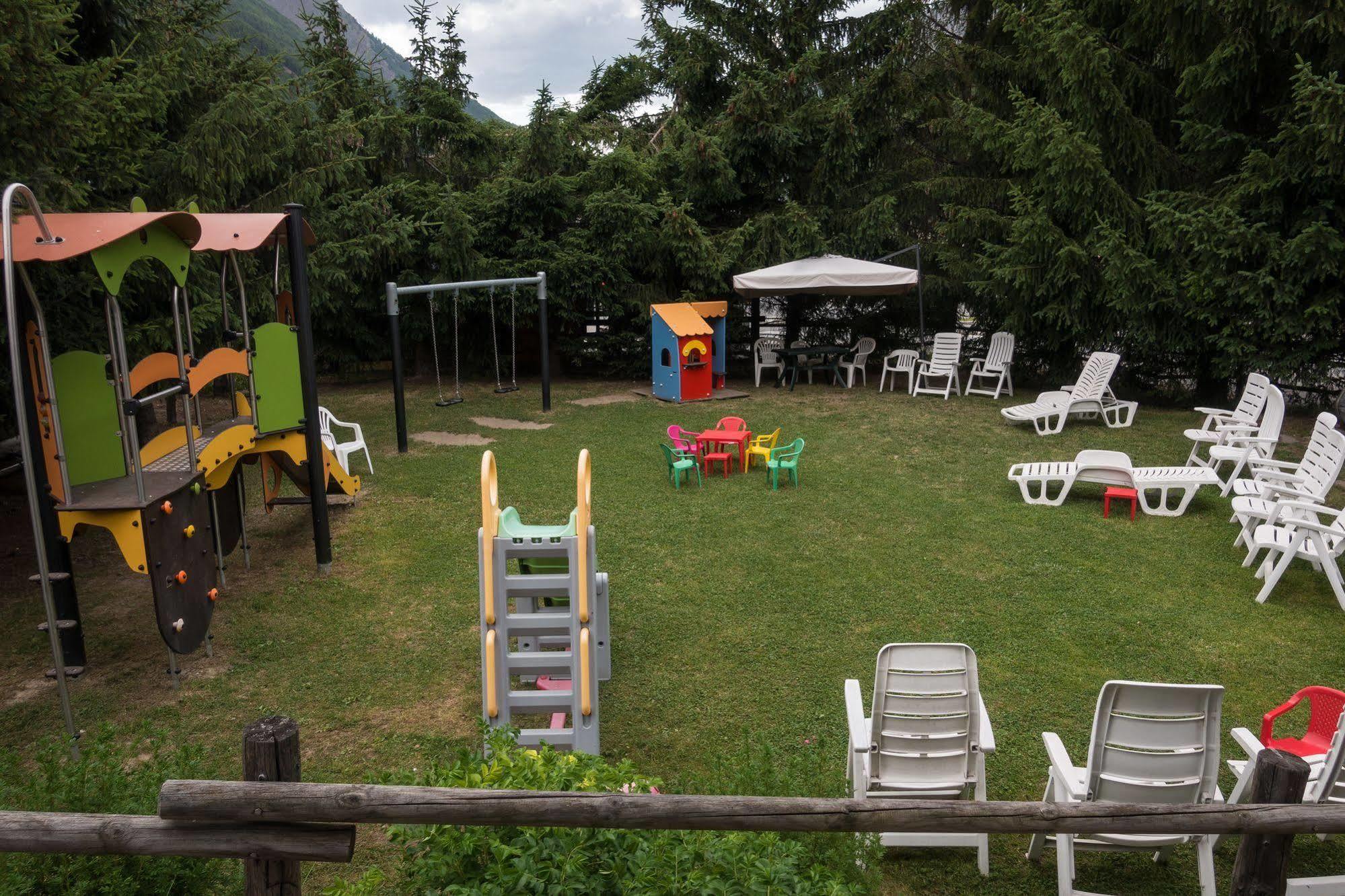 Petit Hotel Cogne Exterior foto